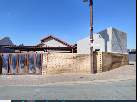 R 1 400 000 Bond Costs 3 Bedroom House for Sale in Ebony Park Midrand, Ebony Park, Midrand Bedrooms3 Bathrooms1 Garages1