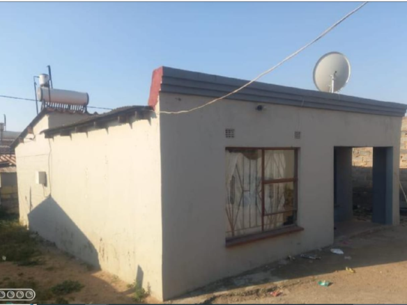 R 700 000 2 Bedroom House for Sale in Kaalfontein Midrand, Kaalfontein, Midrand Bedrooms2 Bathrooms1 Garages1