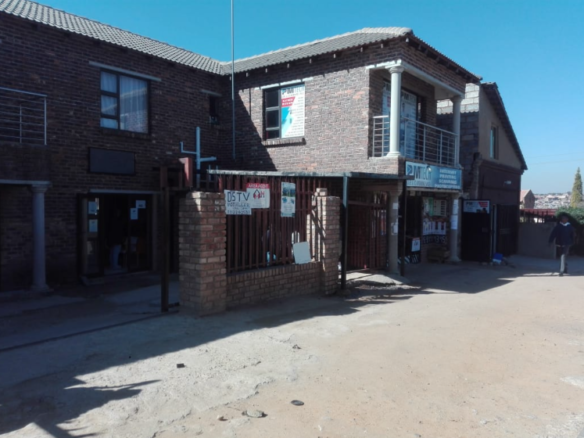 R 1 850 000 6 Bedroom House for Sale in Allandale Midrand, Allandale, Midrand Bedrooms6 Bathrooms6