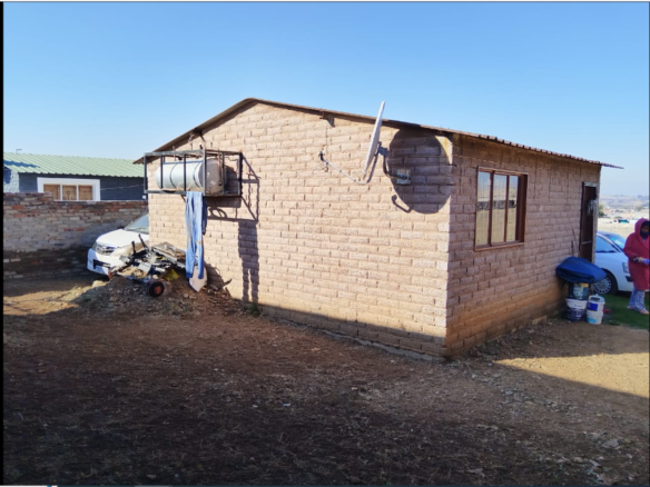 R 700 000 2 Bedroom House for Sale in Olievenhoutbosch Centurion, Olievenhoutbosch, Centurion Bedrooms2 Bathrooms1 Garages2 Erf Size250 m²