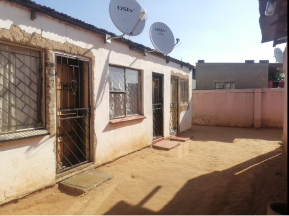 R 840 000 House for Sale in Tembisa Central Tembisa, Tembisa Central, Tembisa