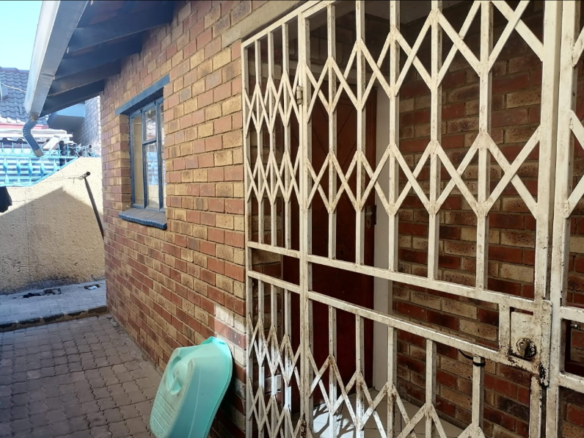 R 900 000 2 Bedroom House for Sale in Ebony Park Midrand, Ebony Park, Midrand