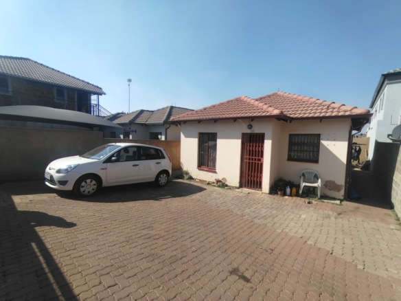 Property for sale in Clayville