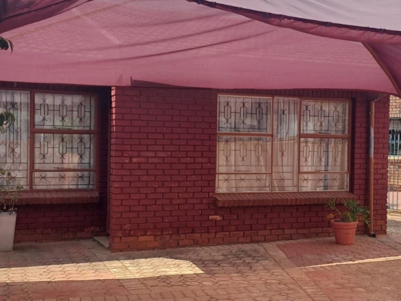 Modern 3-Bedroom House for Sale in Soshanguve