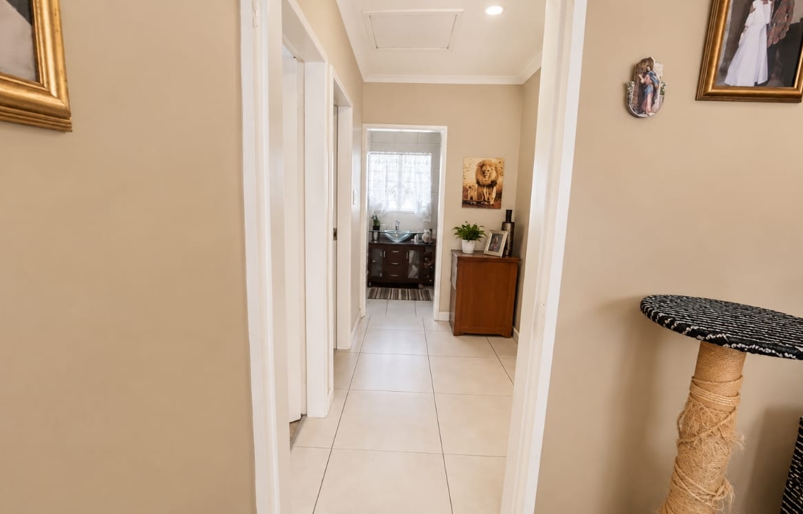 A beautiful property set on a spacious 560m² yard in the sought-after area of Klopperpark