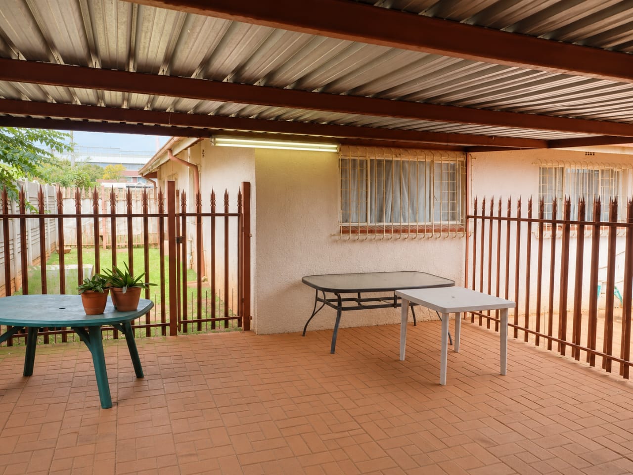 WhatsApp Image 2026-06-18 at 1.48.05 PM0 A beautiful property set on a spacious 560m² yard in the sought-after area of Klopperpark